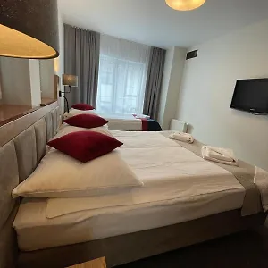 Roma Przy Wyciagu Na Szrenice Schreiberhau